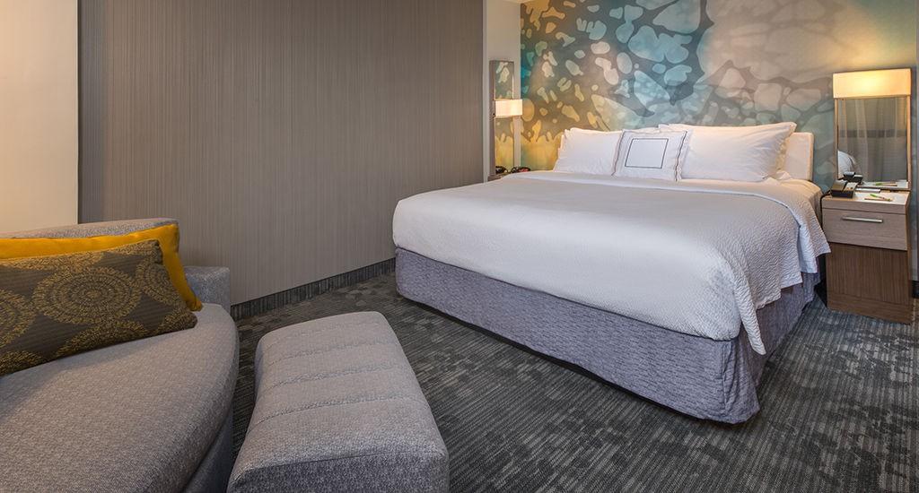 Courtyard By Marriott Youngstown Canfield Экстерьер фото