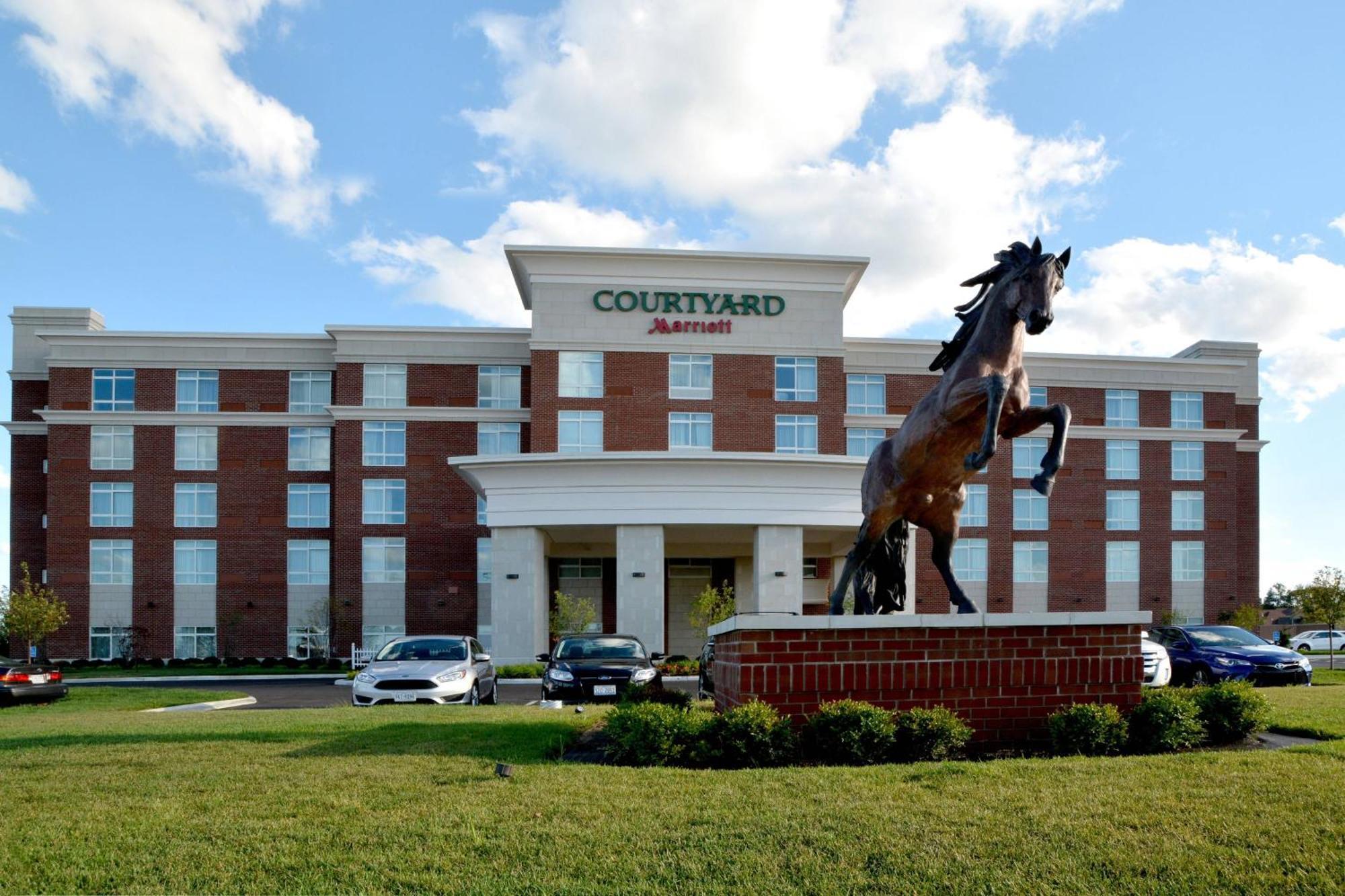 Courtyard By Marriott Youngstown Canfield Экстерьер фото