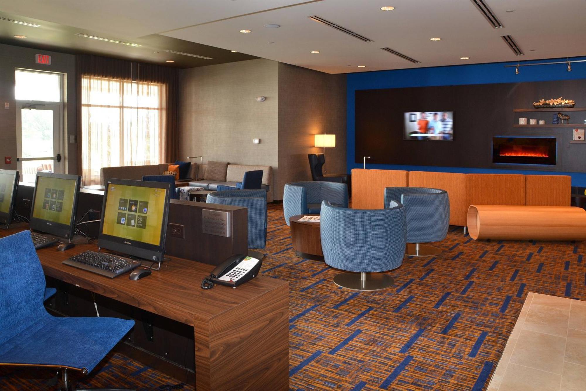 Courtyard By Marriott Youngstown Canfield Экстерьер фото