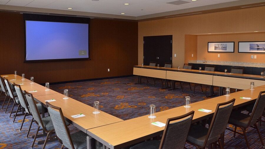 Courtyard By Marriott Youngstown Canfield Экстерьер фото